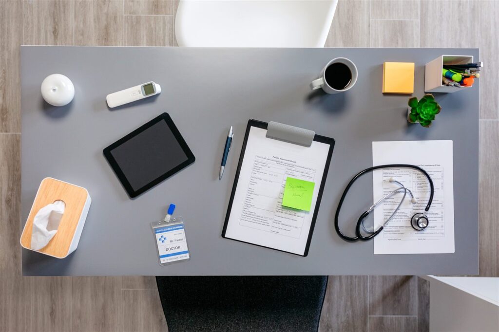 Physician desk for treatment planning and comparison